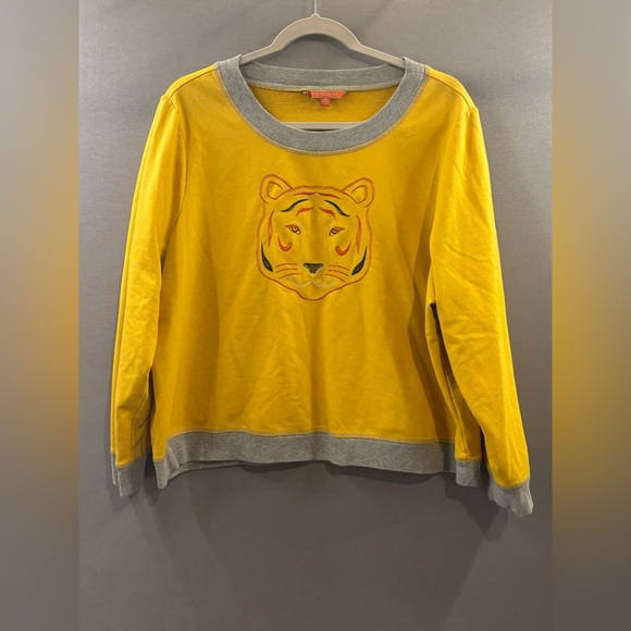 Modcloth Tops - Modcloth Yellow crewneck Sweatshirt Tiger Design Womens 2x fun trendy fall layer